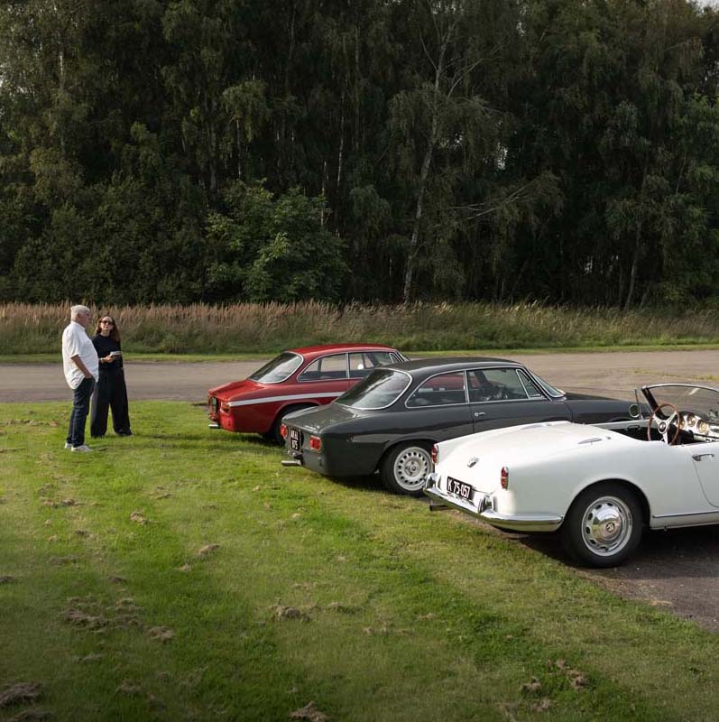 Klaus Hahn interviewes af Carolina Kromann om Alfa Romeo. Foto: Frederik Kjær Bruun