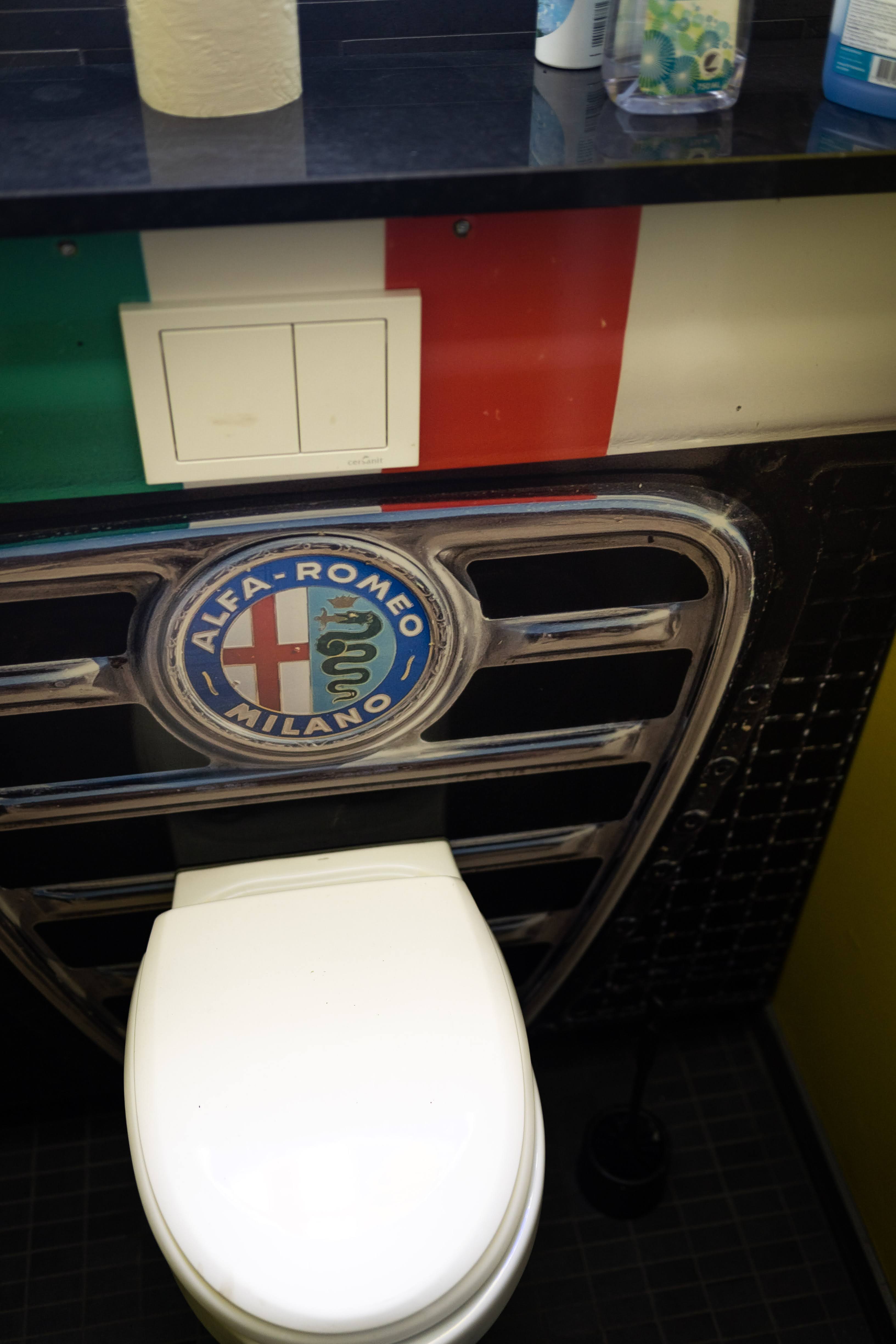 Alfa Romeo toilet_Italianista_Foto Frederik Kjaer Bruun