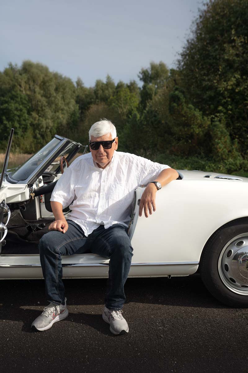 Klaus Hahn i sin Alfa Romeo Giulietta Spider. Foto: Frederik Kjær Bruun